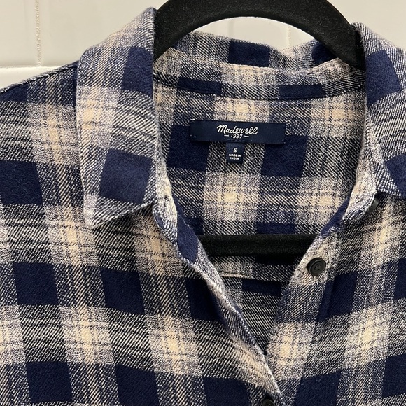 Madewell Oversized Fannel Button Down Boyshirt in Andover Plaid - Picture 4 of 5